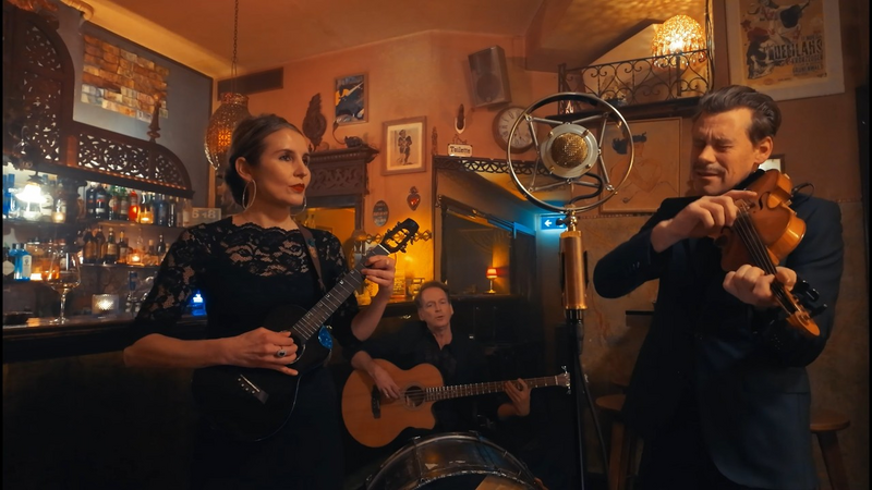 Video link: Beat Portmann & The Nurses – A de Bar