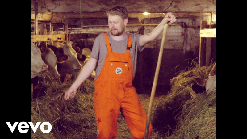 Video link: LaBrassBanda - Discobauer (Offizielles Musik Video)