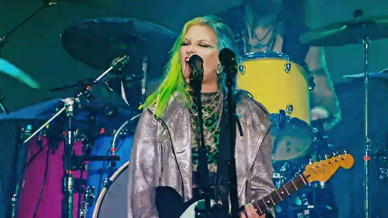 Video link: SERAINA TELLI live at BFC Arena with BRYAN ADAMS