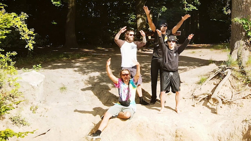 Video link: Liedfett - Timing (Offizielles Video)