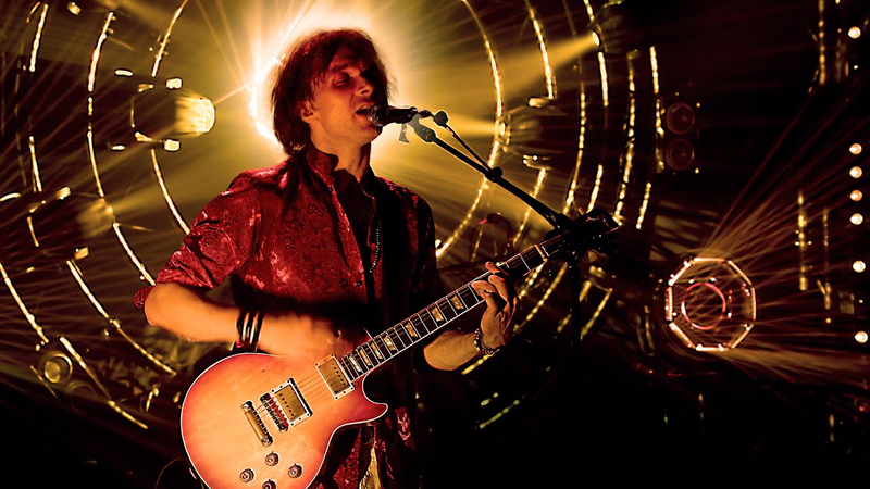 Video link: Dirty Sound Magnet - Mr. Robert (Live in Montreux)
