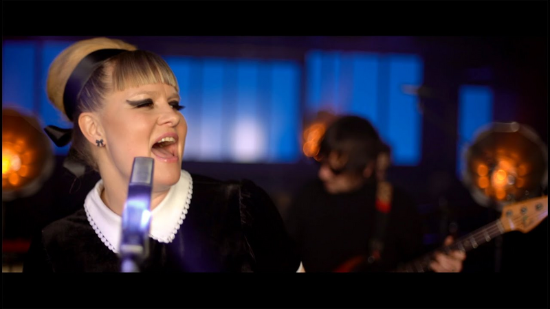 Video link: Nicole Bernegger «CRESCENT MOON» Video Session